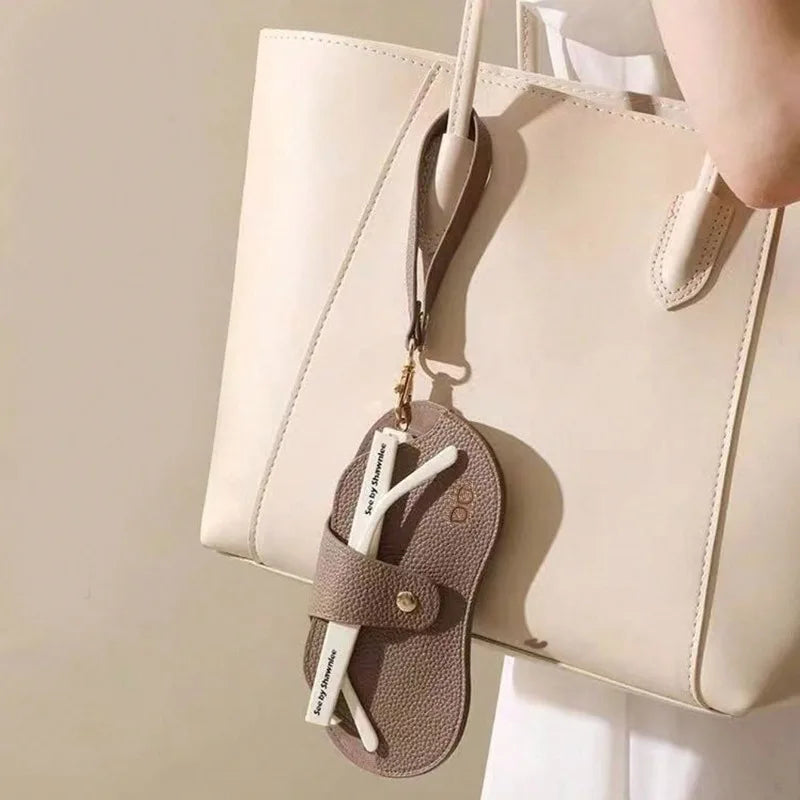 Tragbares Brillenetui mit Handschlaufe – Stilvoller Schutz für unterwegs